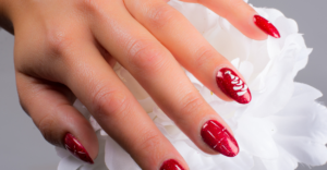 5 Designs de Unhas de natal vermelho para Celebrar com Estilo!