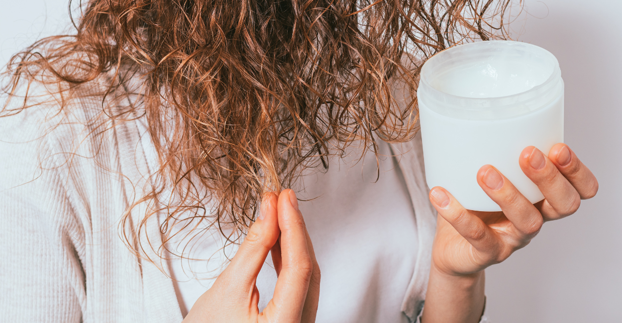 Transforme seus Cachos: As 3 Melhores Máscaras Anti-Frizz para Volume e Definição em 2024!