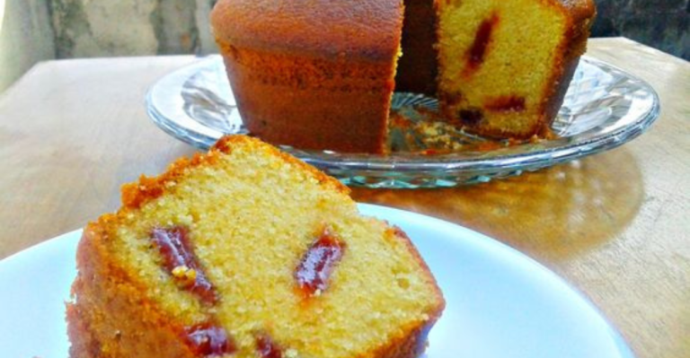 Bolo de Fubá com Goiabada